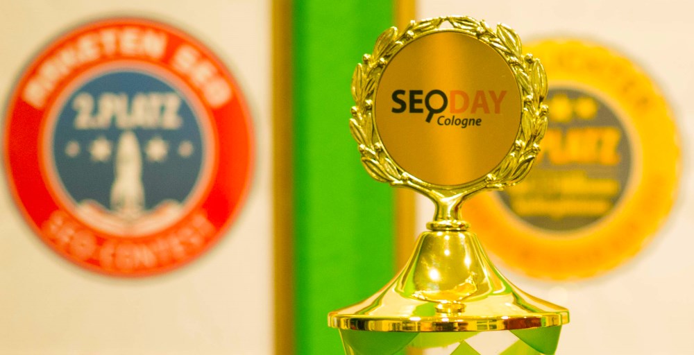 Pokal für den zweiten Platz beim SEO-Contest Siebtlingsgeburt.